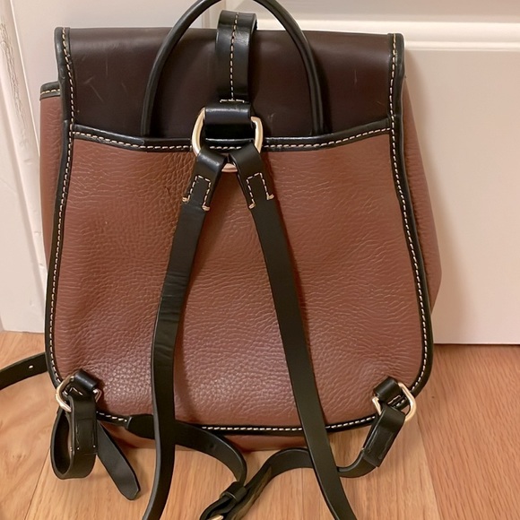 DOONEY & BOURKE LEATHER FLAP BACKPACK PURSE BROWN - Picture 4 of 14